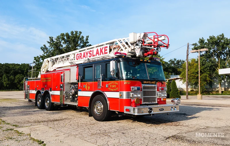 Grayslake Fire Department Ladder Truck 2737