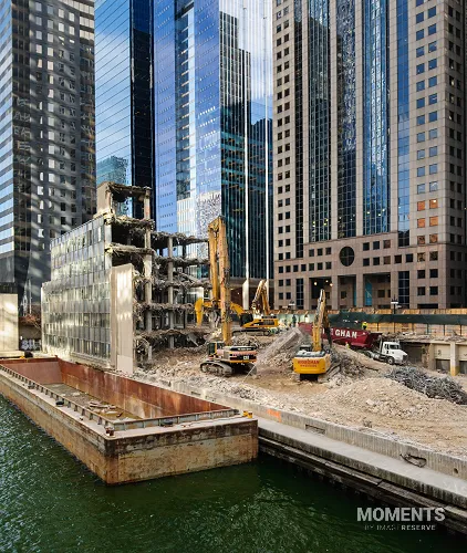 Demolition of 110 North Upper Wacker Drive in Chicago